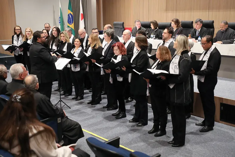 Coral da CAAPR e da OAB Paraná abrem cerimônia de jubilamento em Curitiba