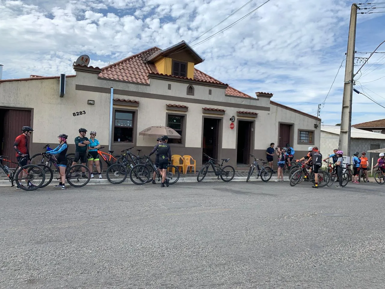 Projeto Bike Legal da CAAPR promove passeio no Caminho do Vinho, em São José dos Pinhais